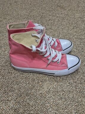 Airwalk Youth Size 4 1/2 Pink High Top Sneaker